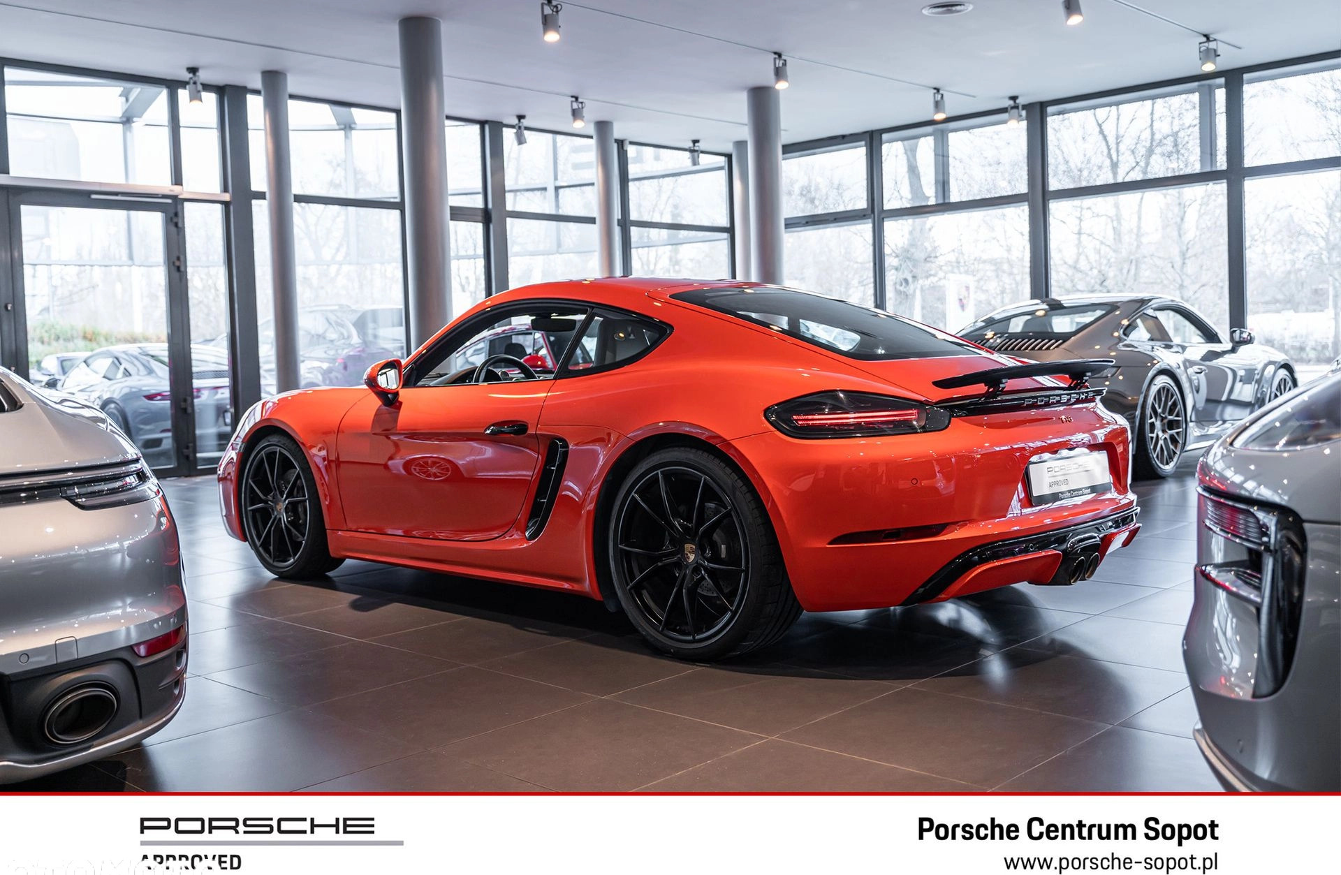 Porsche 718 Cayman cena 429718 przebieg: 13700, rok produkcji 2021 z Rudnik nad Sanem małe 379